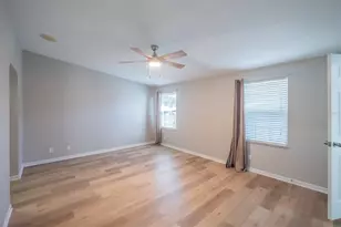 27925 N Pelican Isle Dr, Leesburg, FL 34748 - Photo 17