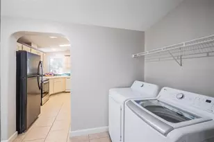 27925 N Pelican Isle Dr, Leesburg, FL 34748 - Photo 31