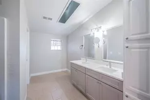 27925 N Pelican Isle Dr, Leesburg, FL 34748 - Photo 19