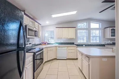 27925 N Pelican Isle Drive, Leesburg, FL 34748 - Photo 9