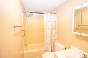 1664 Elkhart Cir, Tavares, FL 32778 - Photo 15