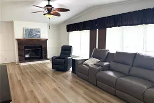 1664 Elkhart Cir, Tavares, FL 32778 - Photo 5