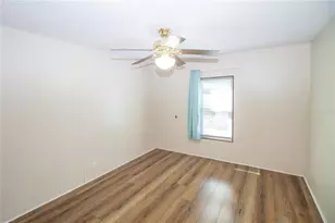 1664 Elkhart Cir, Tavares, FL 32778 - Photo 11