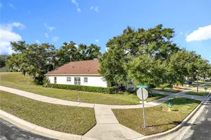 916 Wolf Creek St, Clermont, FL 34711 - Photo 5