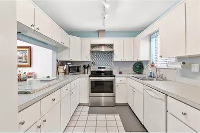 402 Clusterwood Drive, Yalaha, FL 34797 - Photo 9