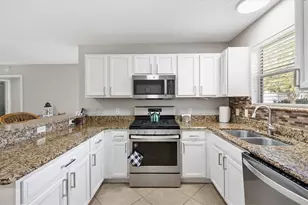 8528 SE 177th Bartram Loop, The Villages, FL 32162 - Photo 13