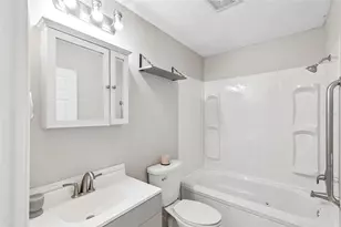 21 Cayman Cir, Umatilla, FL 32784 - Photo 15