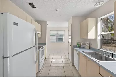 242 Juarez Way, Lady Lake, FL 32159 - Photo 11