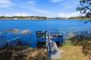 592 Crescent St, Umatilla, FL 32784 - Photo 3