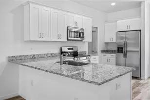 401 W Central Ave, Howey in the Hills, FL 34737 - Photo 11