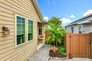 383 Alcove Dr, Groveland, FL 34736 - Photo 3