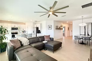 1126 Calico Pointe Cir, Groveland, FL 34736 - Photo 13