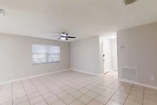 224 W McClendon St, Lady Lake, FL 32159 - Photo 15