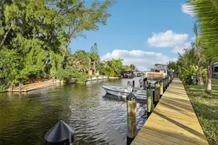 51 Vip Is, Grant, FL 32949 - Photo 39