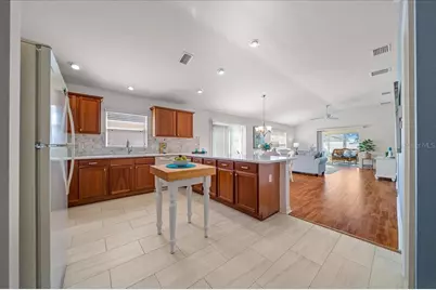 986 Oscar Lane, The Villages, FL 32162 - Photo 7