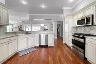 709 Haynesville Way, The Villages, FL 32162 - Photo 3