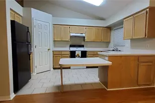 913 Palm Forest Ln, Minneola, FL 34715 - Photo 3