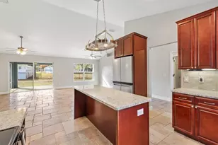 8288 SE 159th Ln, Summerfield, FL 34491 - Photo 3