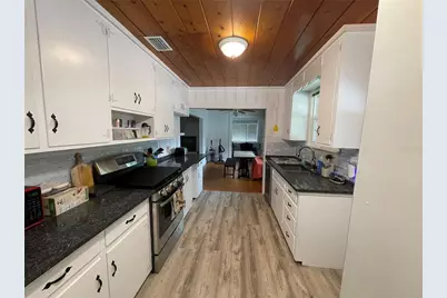 202 S Warfield Avenue, Wildwood, FL 34785 - Photo 7