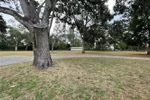 202 S Warfield Ave, Wildwood, FL 34785 - Photo 29