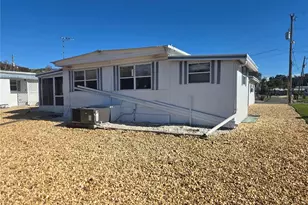 31645 Kelly Cir, Tavares, FL 32778 - Photo 13