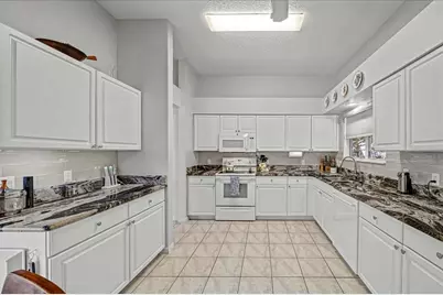 922 Soledad Way, The Villages, FL 32159 - Photo 13