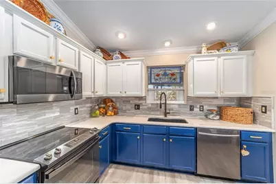 1647 Scotch Pine Way, The Villages, FL 32162 - Photo 3