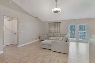 640 Woodview Dr, Tavares, FL 32778 - Photo 7