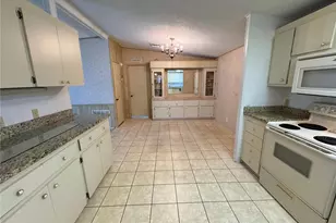 25100 Pine Hill, Leesburg, FL 34748 - Photo 9