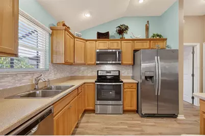 858 Wiechens Way, The Villages, FL 32163 - Photo 3