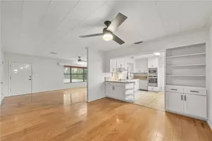 274 W Kings Hwy, Center Hill, FL 33514 - Photo 11