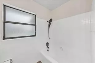 274 W Kings Hwy, Center Hill, FL 33514 - Photo 33