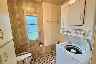 211 Aspen Cir, Leesburg, FL 34748 - Photo 35