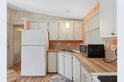 1102 Dustin Drive, Lady Lake, FL 32159 - Photo 9