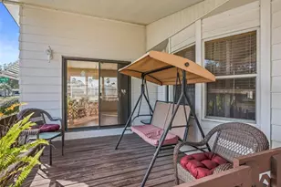 1102 Dustin Dr, Lady Lake, FL 32159 - Photo 3