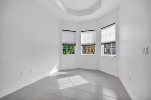 8677 Bridgeport Bay Cir, Mount Dora, FL 32757 - Photo 5