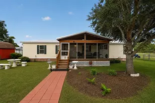 15355 SE 113th Street Rd, Ocklawaha, FL 32179 - Photo 1