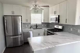 17662 SE 93rd Butler Ct, The Villages, FL 32162 - Photo 5