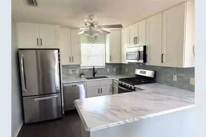 17662 SE 93rd Butler Court, The Villages, FL 32162 - Photo 3