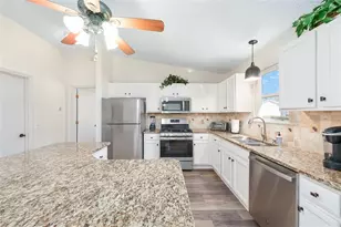 2670 Privada Dr, The Villages, FL 32162 - Photo 17