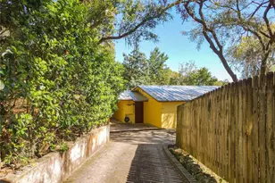 1617 Lake Nettie Ct, Eustis, FL 32726 - Photo 47