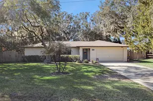 1105 N Valencia Ave, Howey in the Hills, FL 34737 - Photo 1
