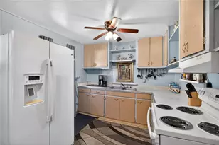 31302 Orange St, Sorrento, FL 32776 - Photo 9