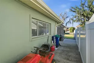 2051 NW 17th St, Crystal River, FL 34429 - Photo 5