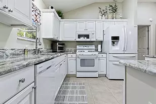 664 Evelynton Loop, The Villages, FL 32162 - Photo 7