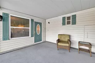 705 Falcon Dr, Tavares, FL 32778 - Photo 5