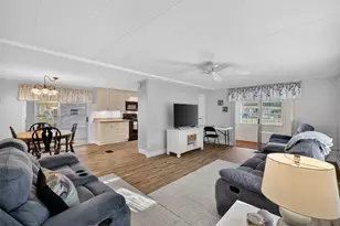 705 Falcon Dr, Tavares, FL 32778 - Photo 9