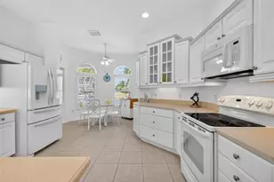 2725 Halsey Terrace, The Villages, FL 32162 - Photo 9