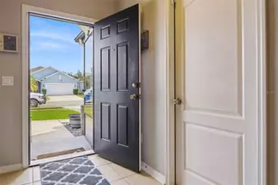 1127 Whitewater Bay Dr, Groveland, FL 34736 - Photo 5