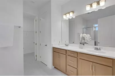 1018 Fiesta Key Circle, Lady Lake, FL 32159 - Photo 11